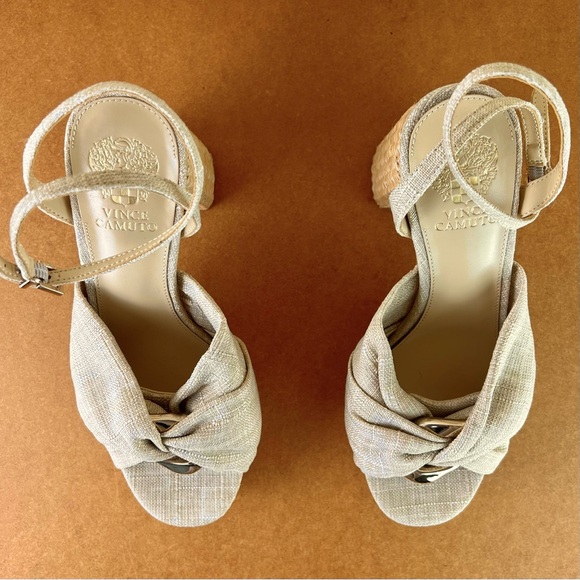 NEW VINCE CAMUTO BEIGE PLATFORM SANDALS - Picture 11 of 12